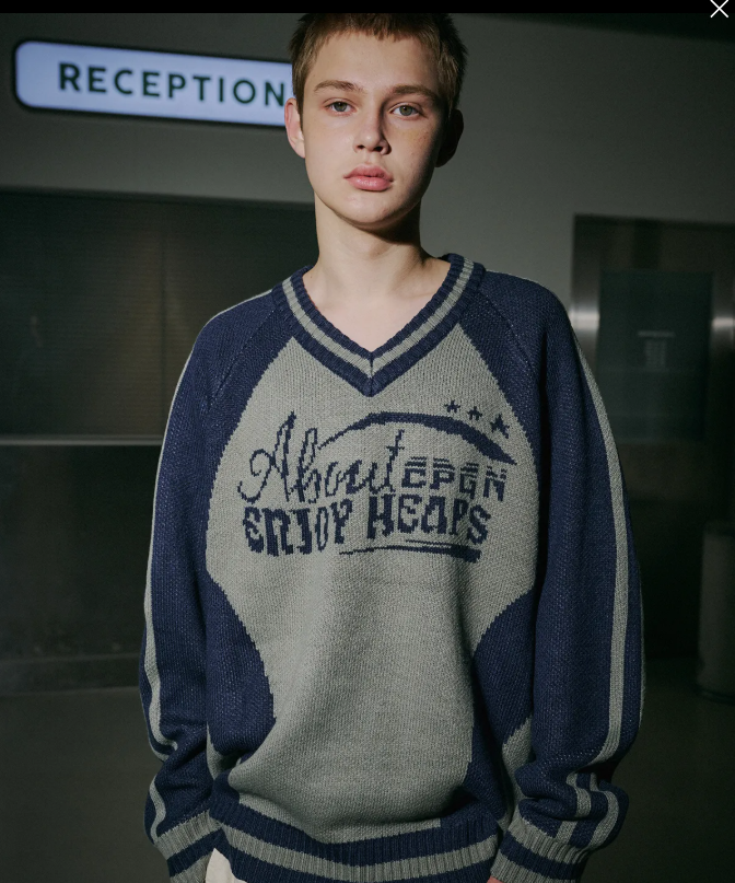 CPGN STUDIO / Enjoy Cut V-Neck Knit  / Navy /  JUL25