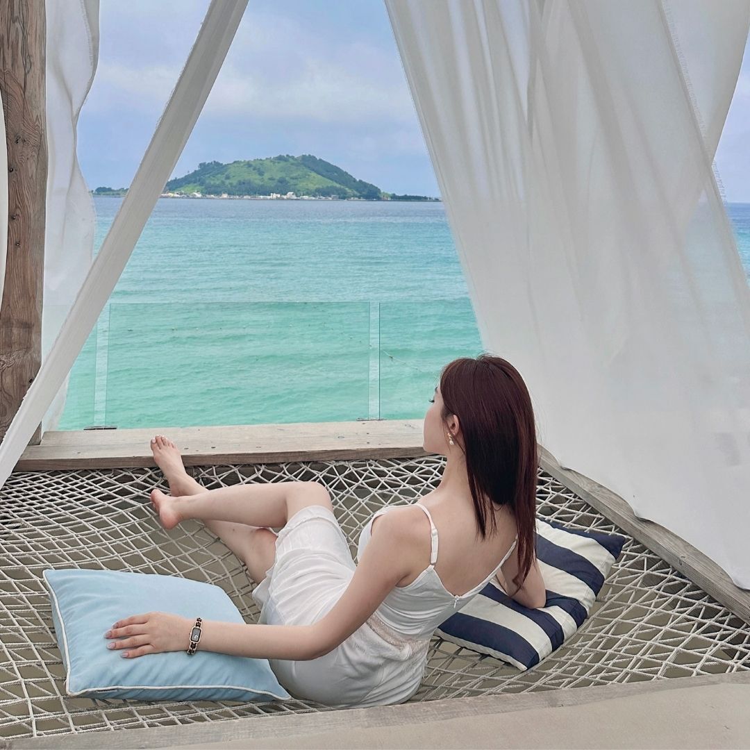 【DOMISS自訂】優雅性感蕾絲拼接吊帶洋裝-2色 連身裙 洋裝 吊帶裙 度假洋裝(現貨)