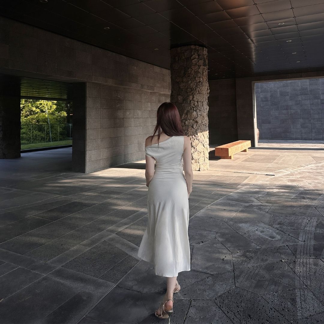 【DOMISS自訂】極簡斜肩魚尾洋裝 高級長洋裝 性感洋裝-2色(現貨)