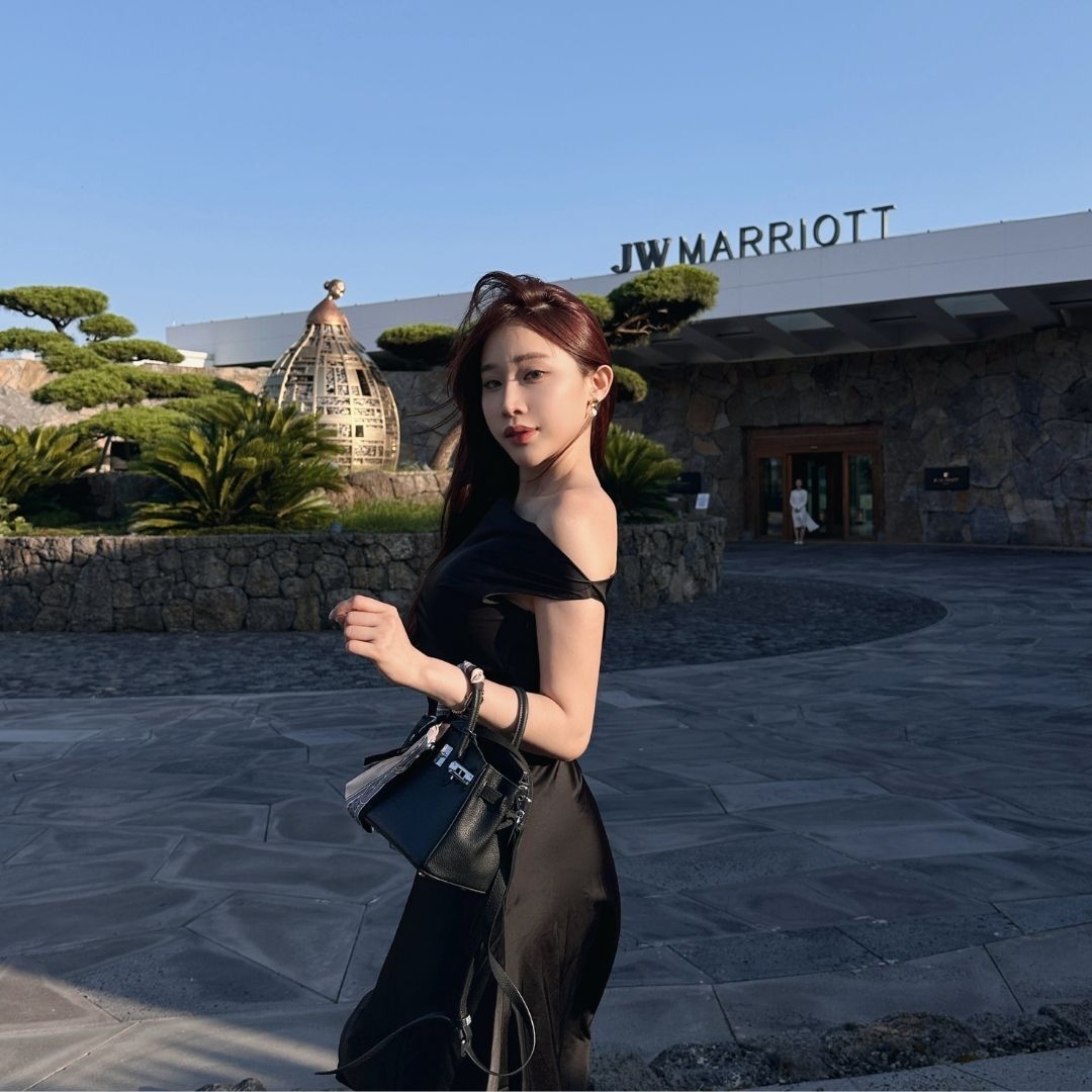 【DOMISS自訂】極簡斜肩魚尾洋裝 高級長洋裝 性感洋裝-2色(現貨)