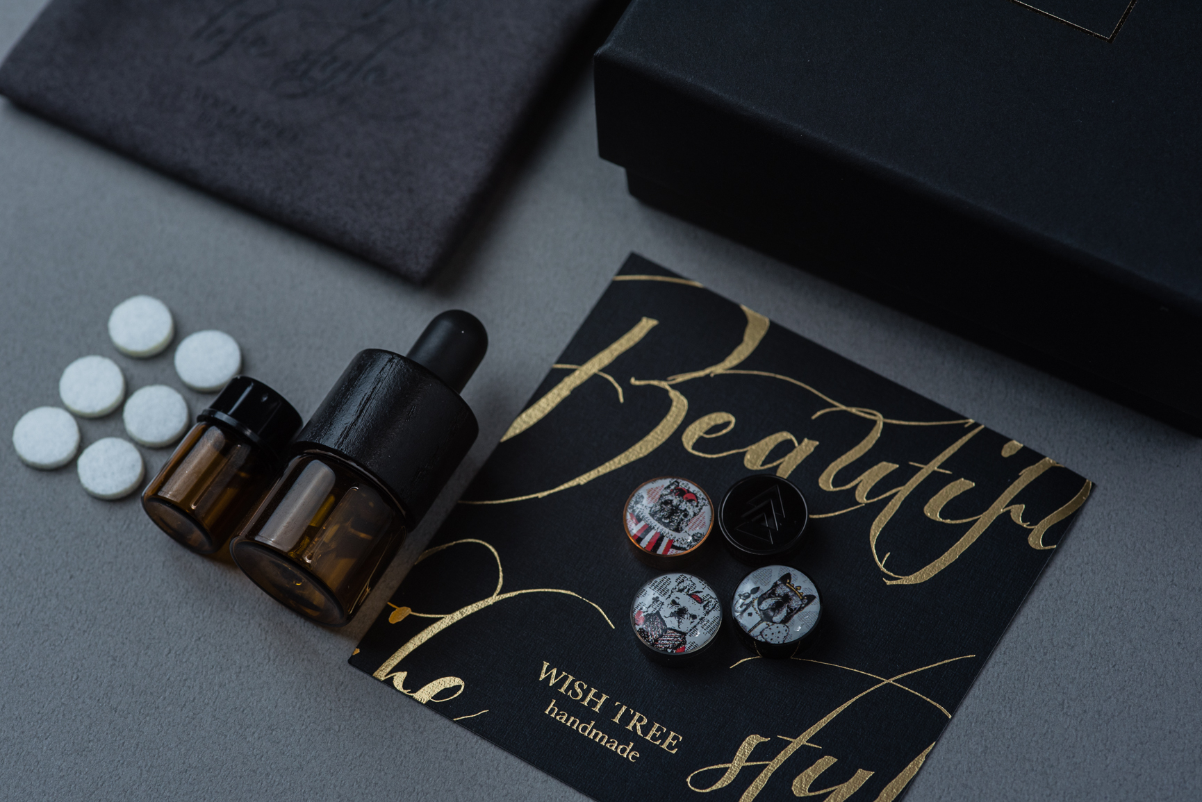 貪吃小丑 · 香氛釦精裝禮盒(不含精油)