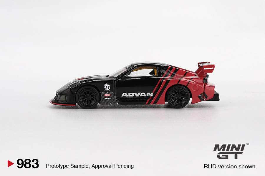 Mini GT 1/64 Mazda RX-7 LB-Super Silhouette Advan LHD