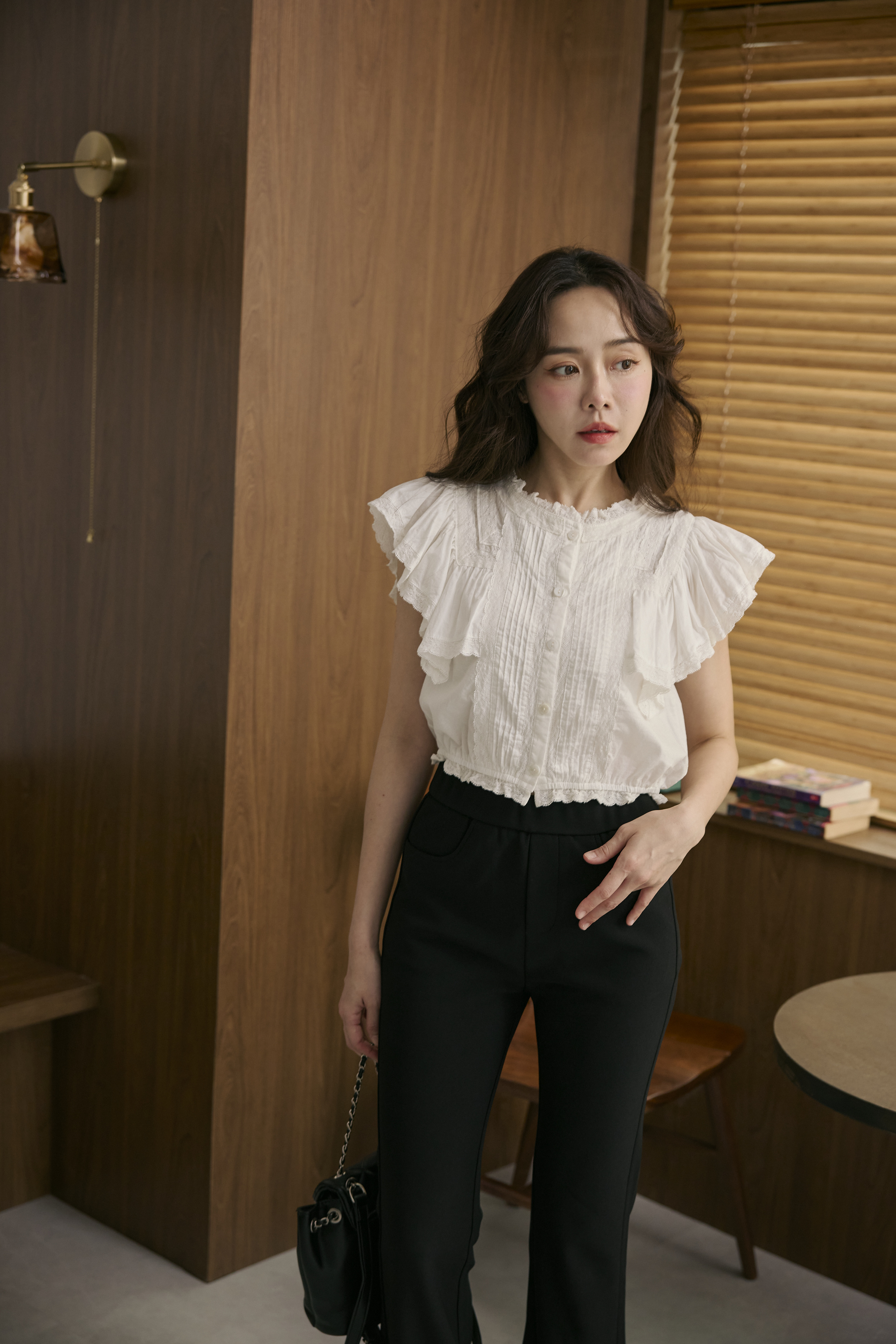 重工雷絲花邊上衣