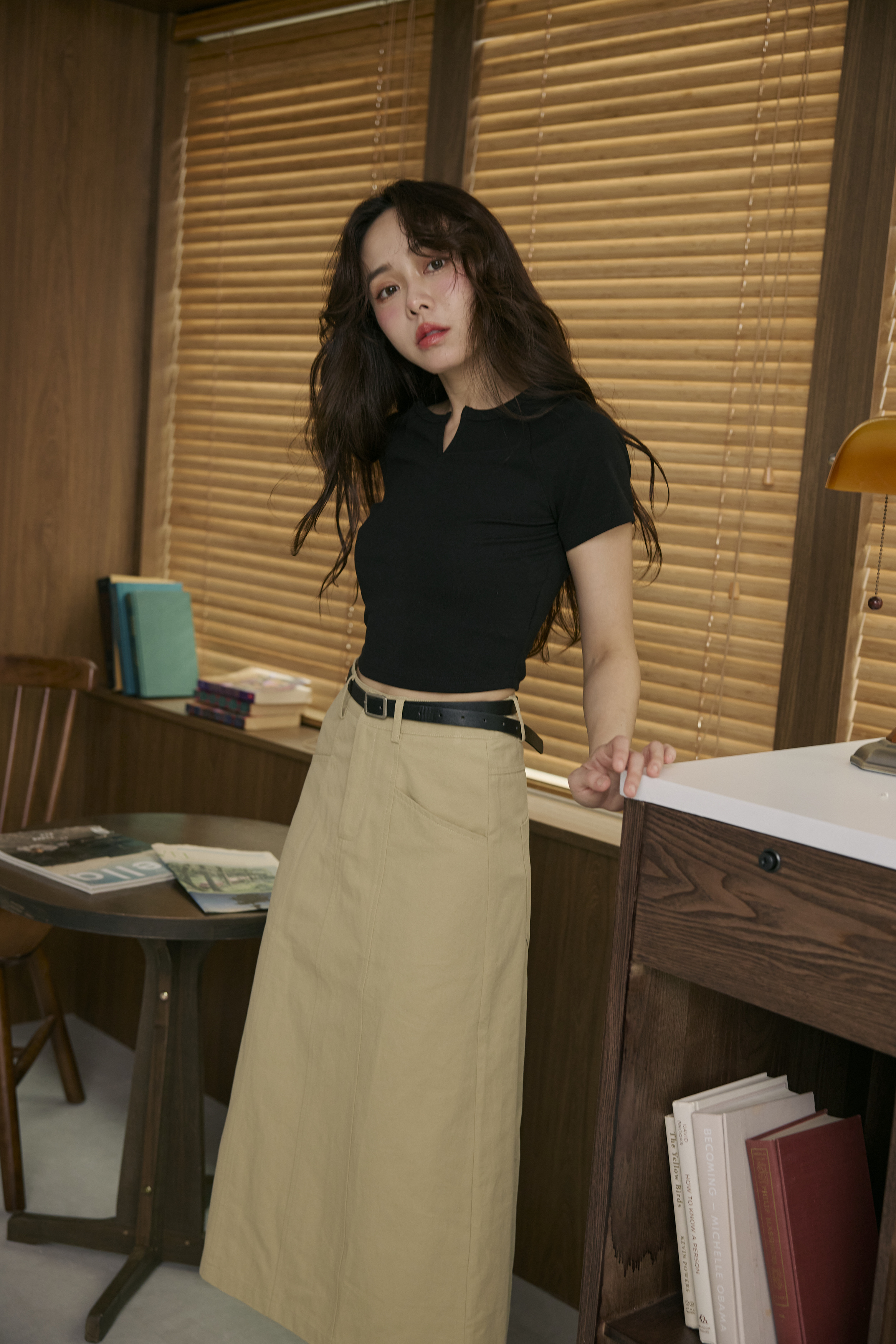 雙色小 V 領舒適短 T（黑）