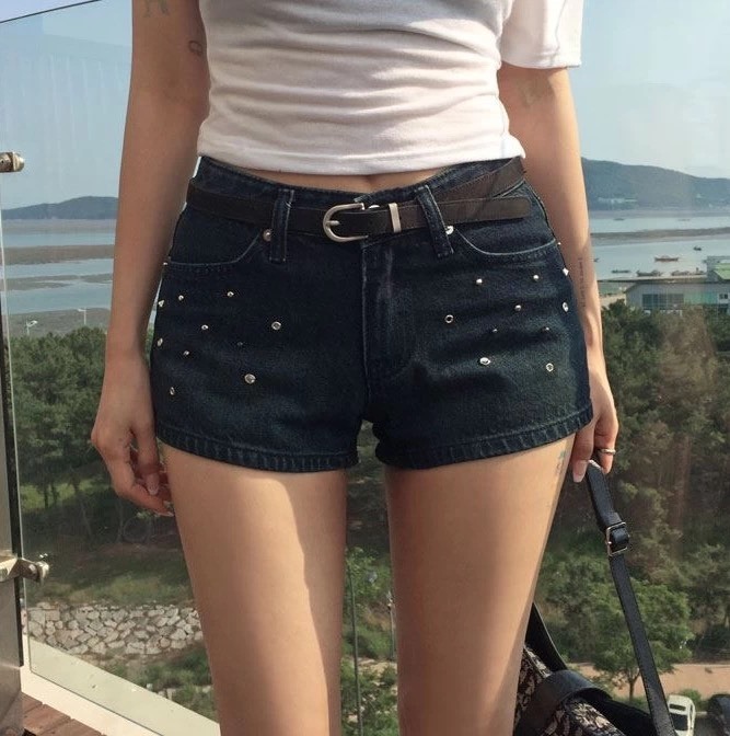 1509鉚釘牛仔短褲