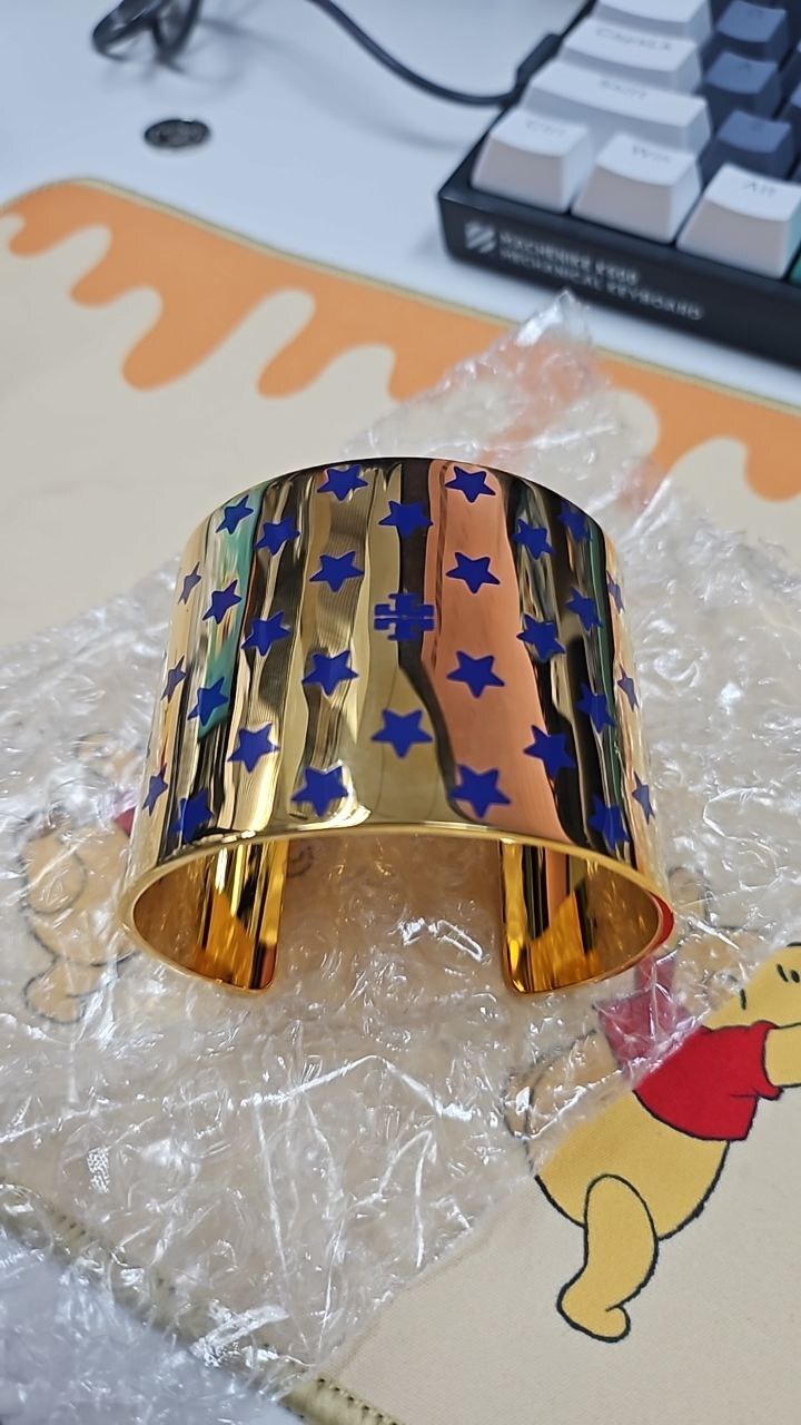 [S] TORY BURCH TORY GOLD/NAVY 89536 STAR CUFF BRACELET, 196133102909 (STB716)