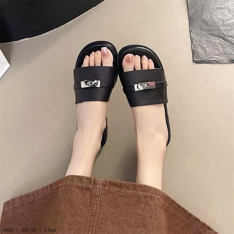 8852韓國真皮金屬鎖釦平底拖