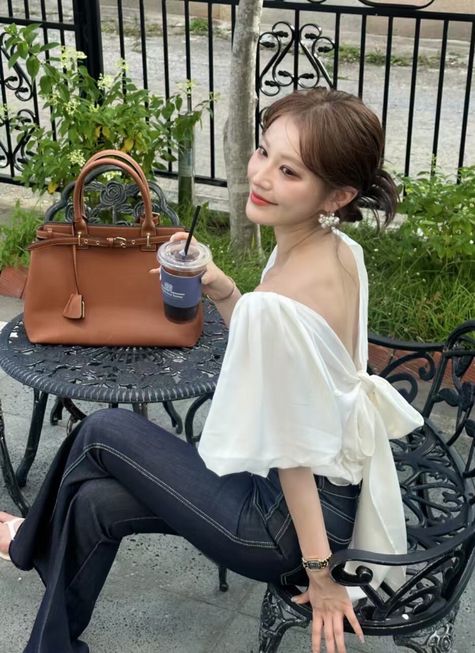 美v背綁結公主袖上衣