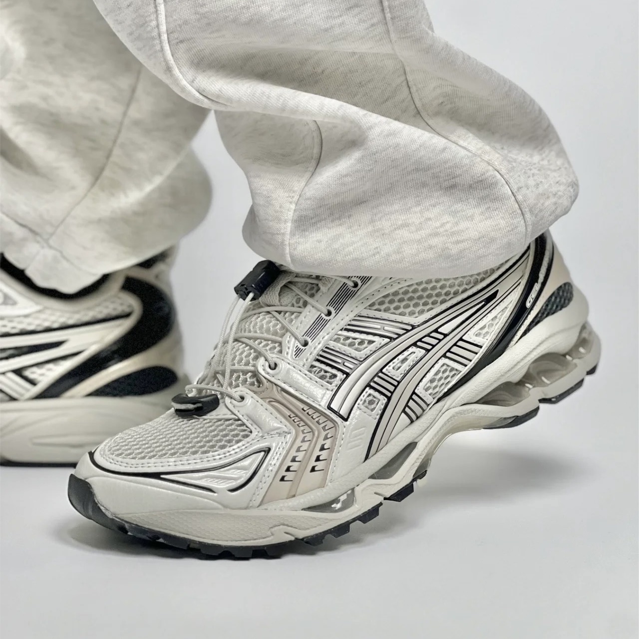 Asics 亞瑟士 Unlimited Gel-Kayano 14 Smoke Grey 免綁鞋帶 菸灰 淺灰 灰 米白 1203A549-021