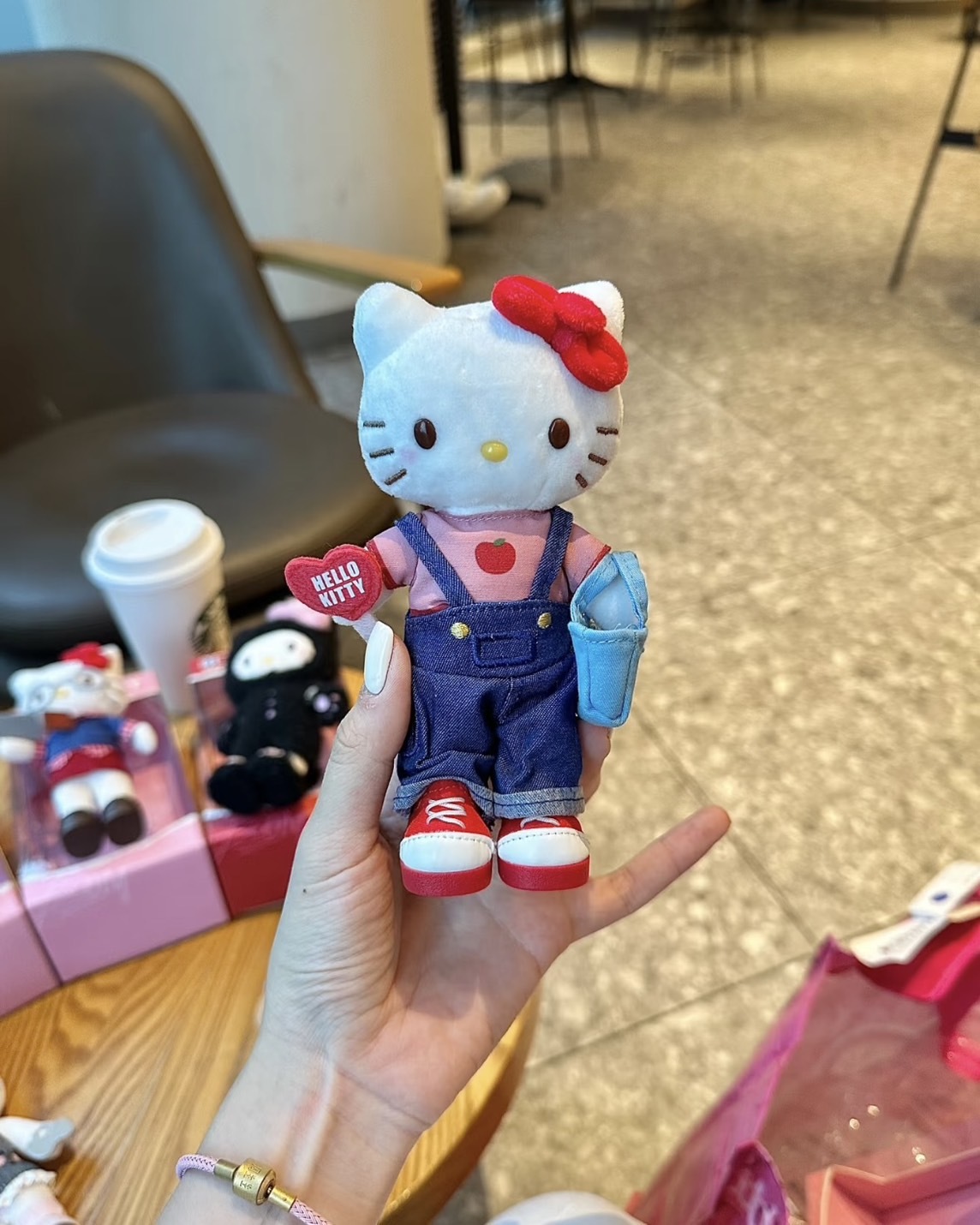 <限量> Sanrio三麗鷗 上海限定 一天系列 長腿Kitty