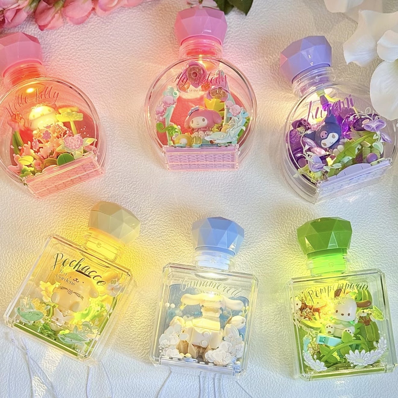 SANRIO 三麗鷗 香水瓶造型 燈光 積木 組裝DIY "單盒" 盲盒 共六款  /預購