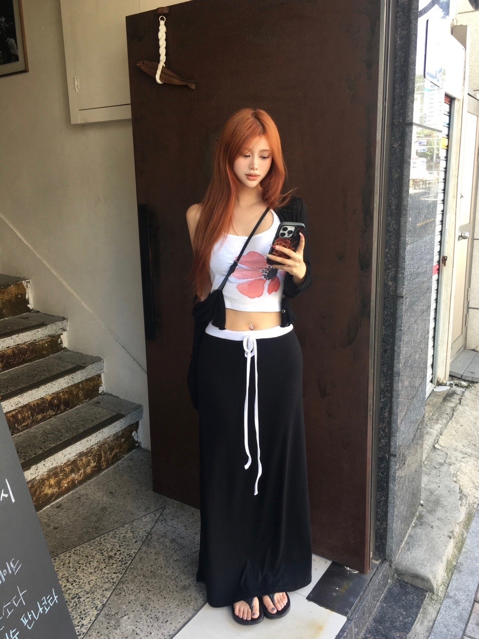 【優惠現貨】韓國花朵印花掛頸吊帶（2色）