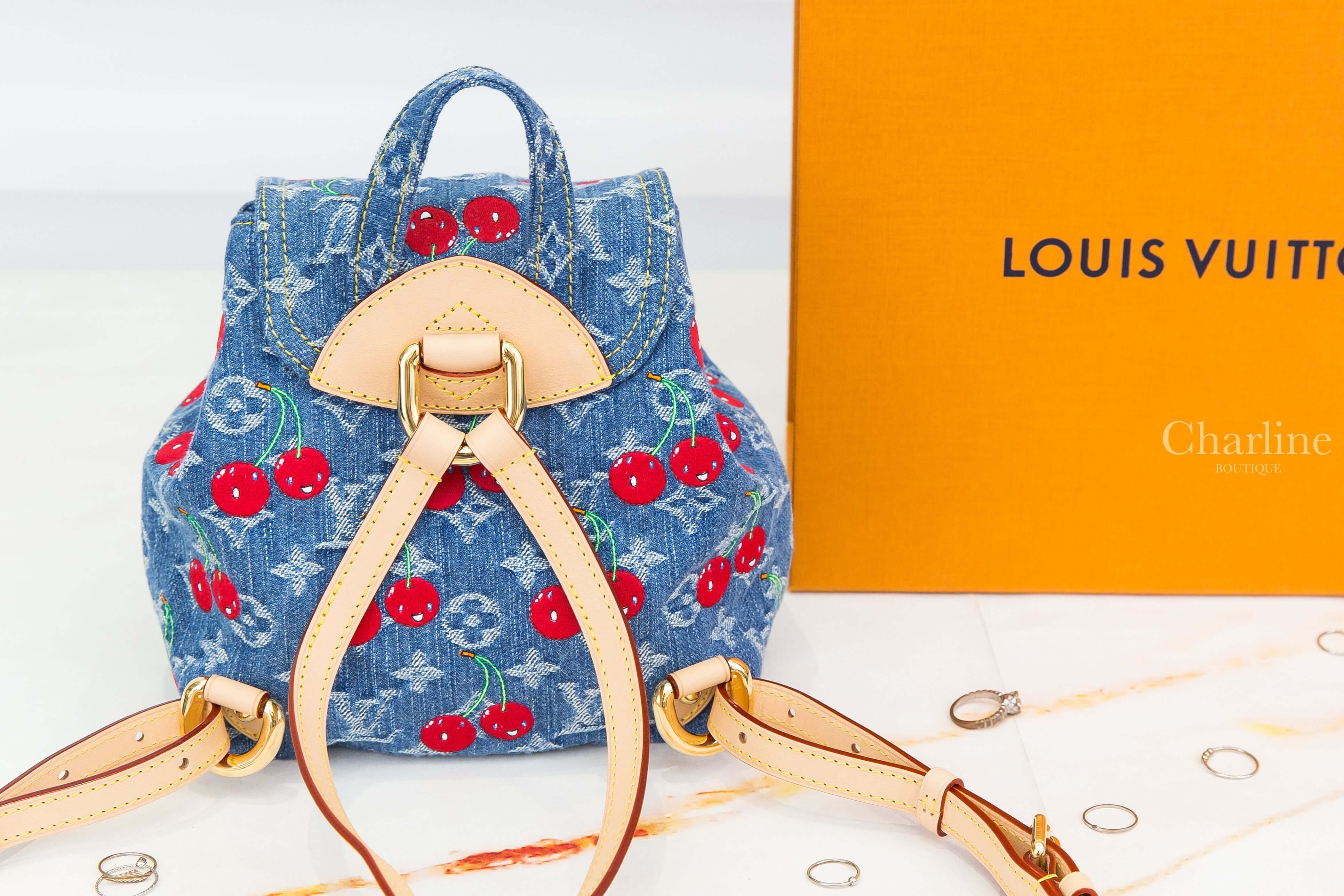 Louis Vuitton LV x TM Venice NM Backpack 聯名款丹寧藍滿版白色老花紅色微笑櫻桃牛仔布金釦手提後背包-Charline Boutique 精品代購
