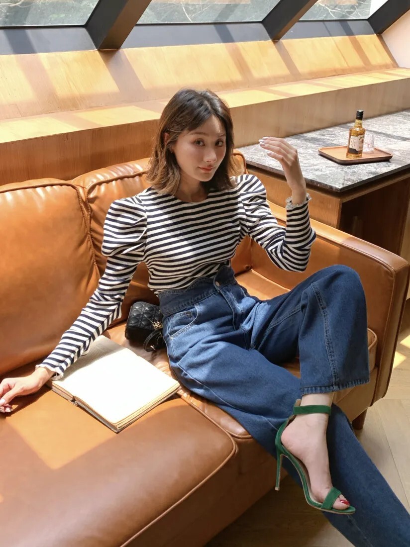 甜美感腰頭花瓣滾邊高腰直筒牛仔褲-S-L (Elegant & Love)