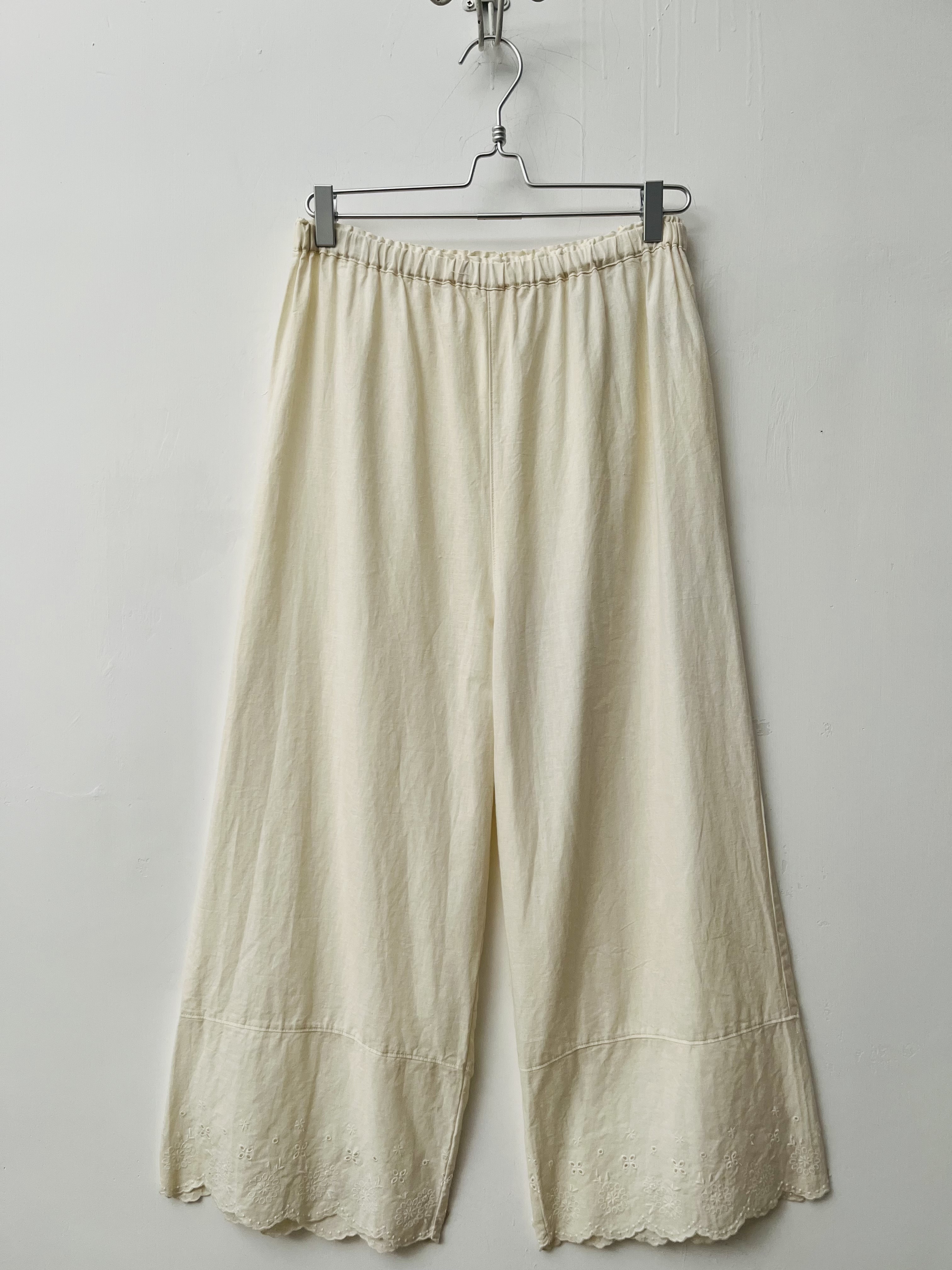 blue willow米色刺繡通花腳褲