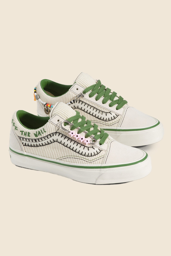 VANS - PREMIUM LX OLD SKOOL CHARMS 男女款米白色滑板鞋