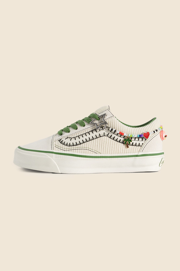 VANS - PREMIUM LX OLD SKOOL CHARMS 男女款米白色滑板鞋