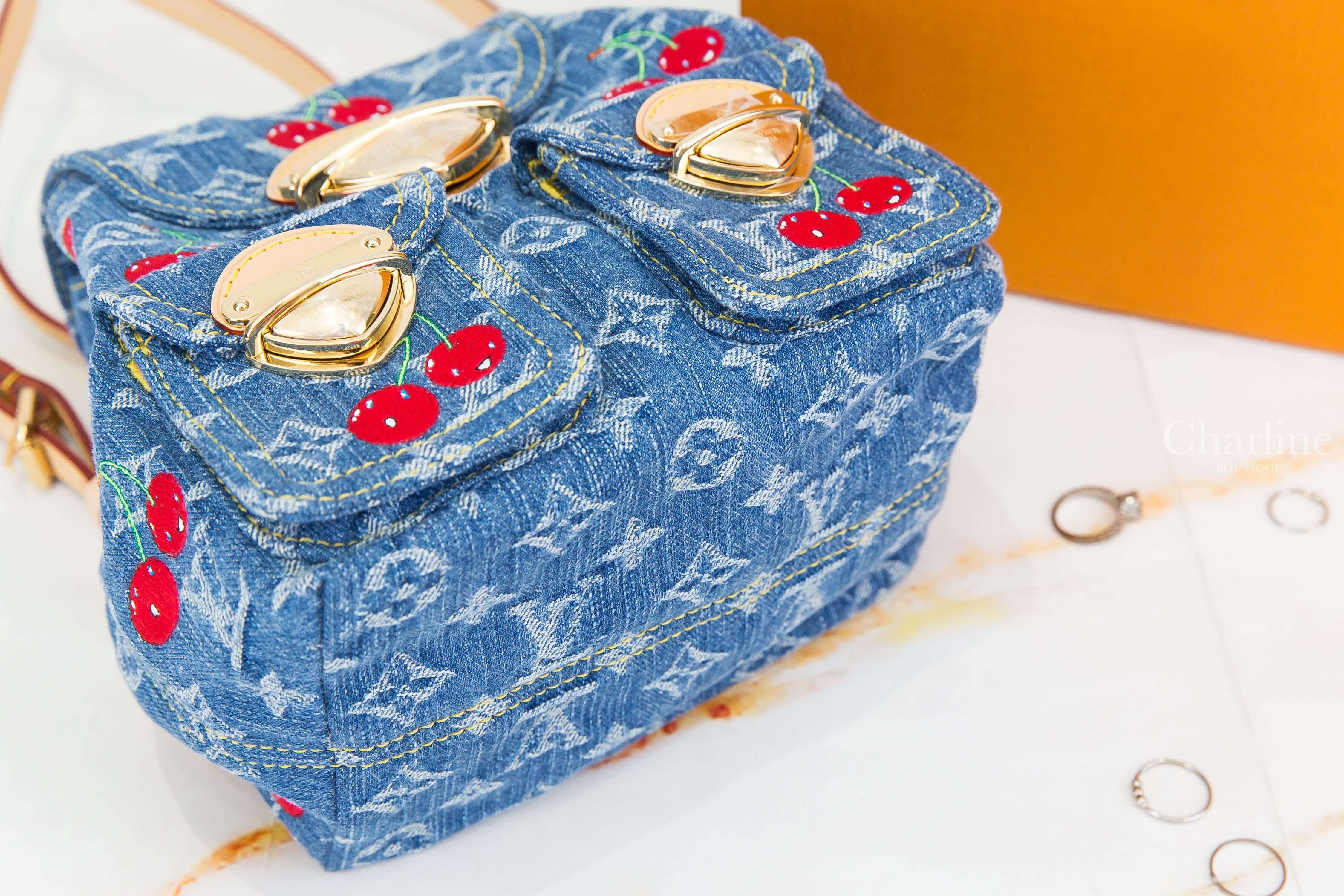 Louis Vuitton LV x TM Venice NM Backpack 聯名款丹寧藍滿版白色老花紅色微笑櫻桃牛仔布金釦手提後背包-Charline Boutique 精品代購