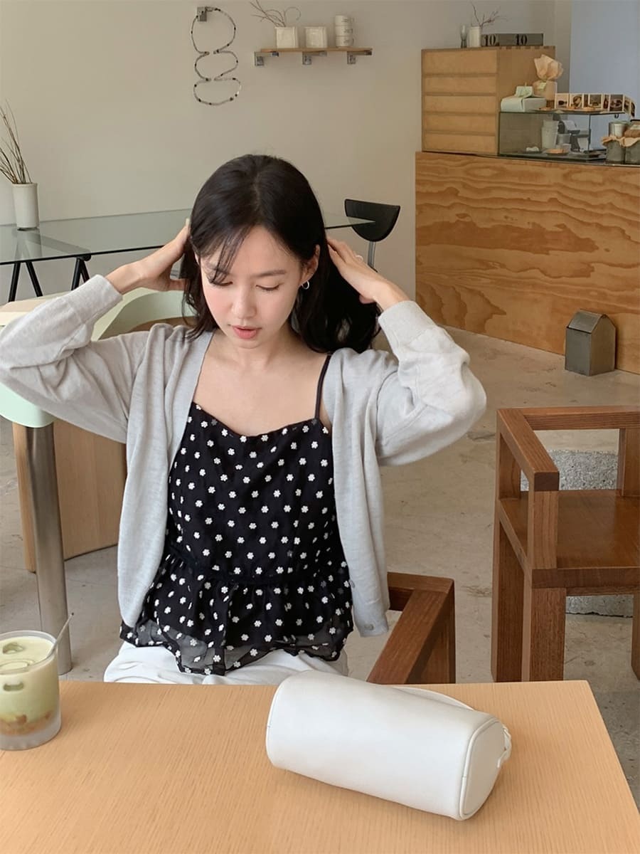 韓國Cherrykoko授權 甜感花語刺繡小花飄逸細肩背心