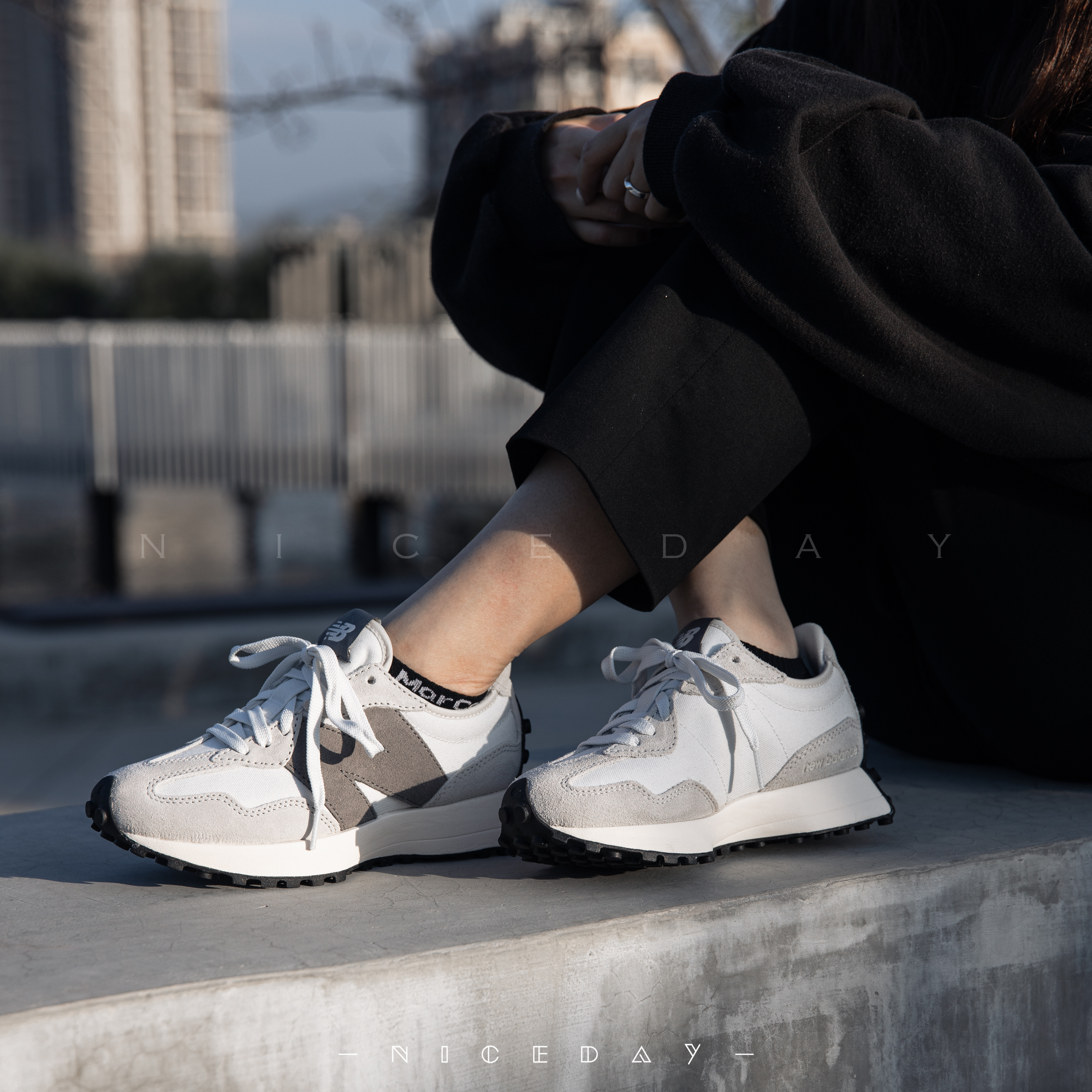 【 零碼出清 】New Balance NB 327 芝麻拿鐵 灰白  MS327WE