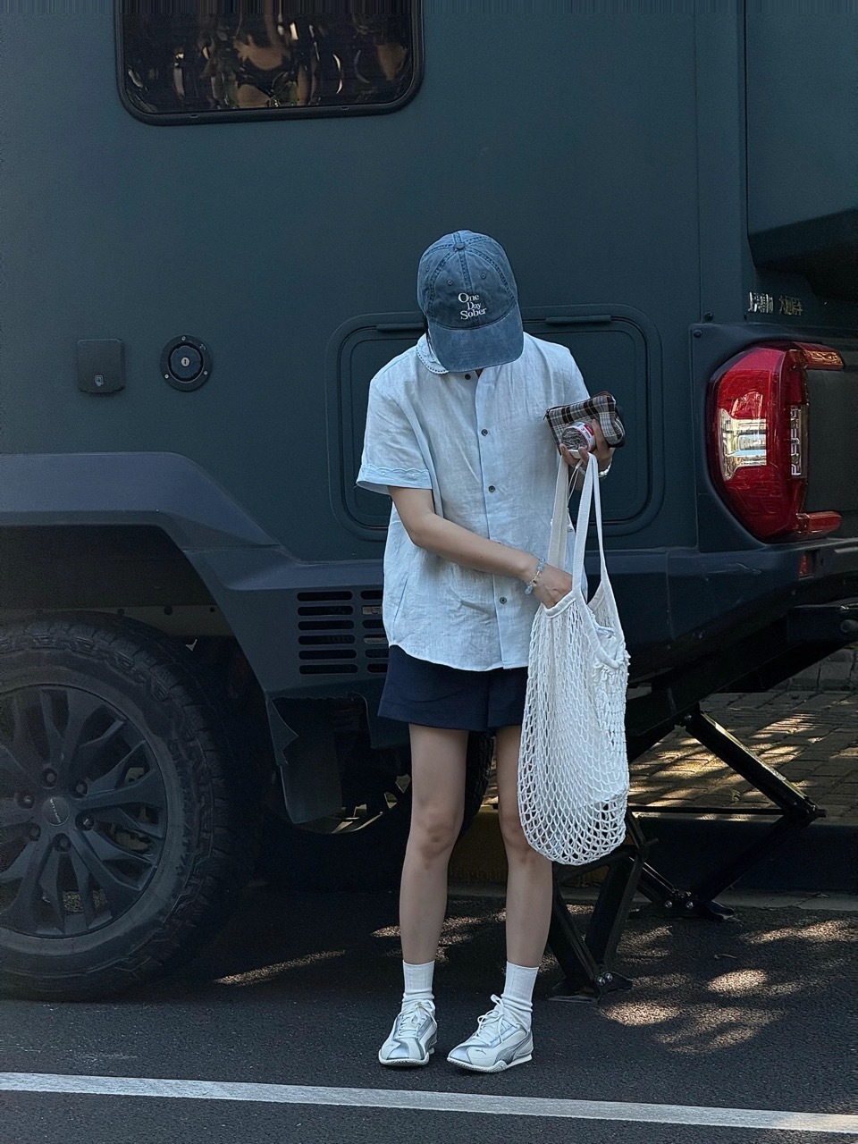 PUMA BELLA V2 LEATHER 奶油白銀 米白 灰銀 復古 德訓鞋 薄底鞋 男女鞋 404043-02 / 預購