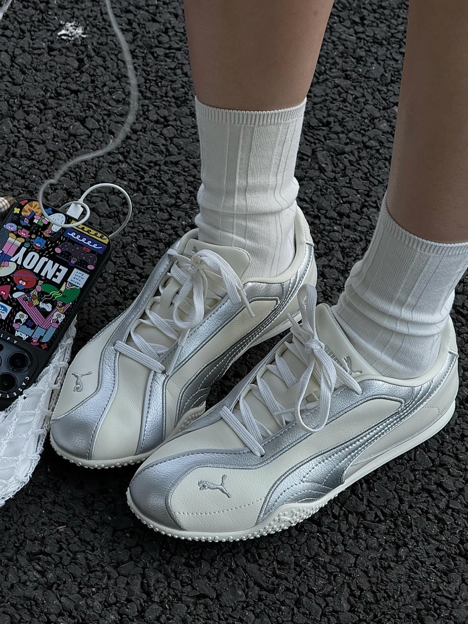 PUMA BELLA V2 LEATHER 奶油白銀 米白 灰銀 復古 德訓鞋 薄底鞋 男女鞋 404043-02 / 預購