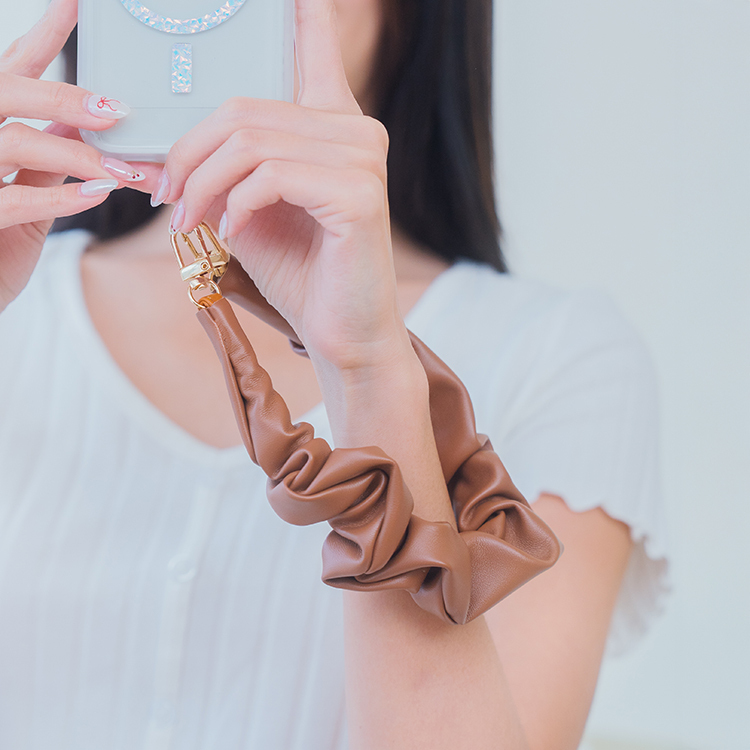 皺褶大腸圈圈 (棕咖色) 手腕繩 皮革短掛繩  手機掛繩