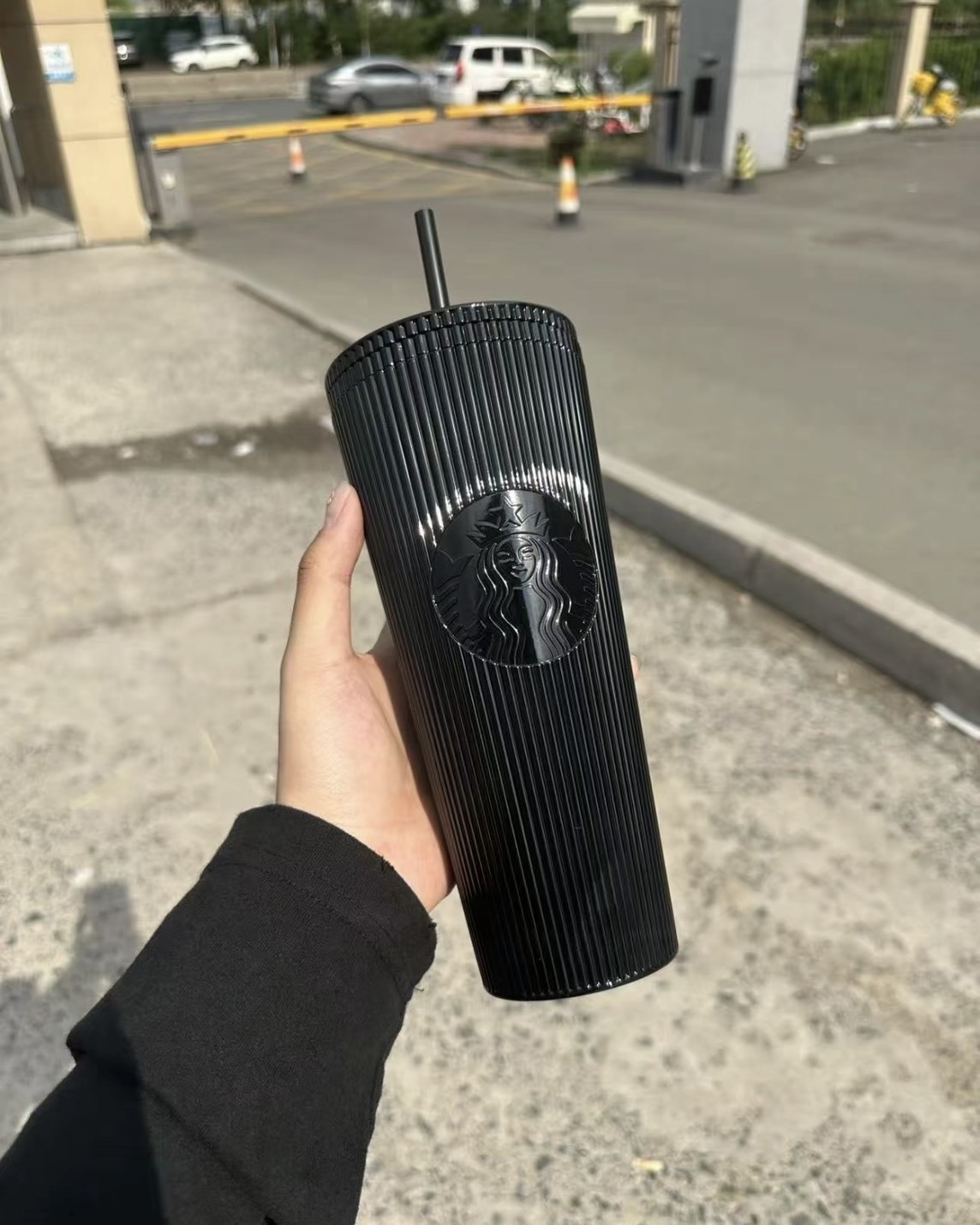 【SS限時開團預購 】國外限定！ 星巴克 黑色系列 豎條紋 吸管杯  吸管 女神杯 黑武士 710ml大容量