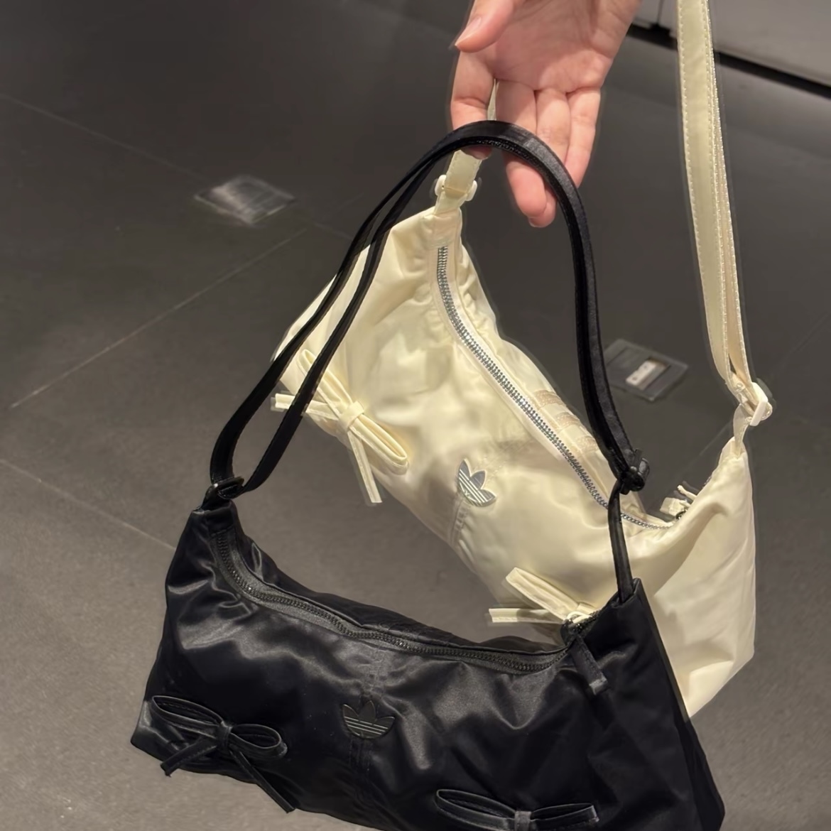 ADIDAS ORIGINALS 蝴蝶結 法棍包 可調節 腋下包 單肩包 手提包 黑白 KC2770/KC2769