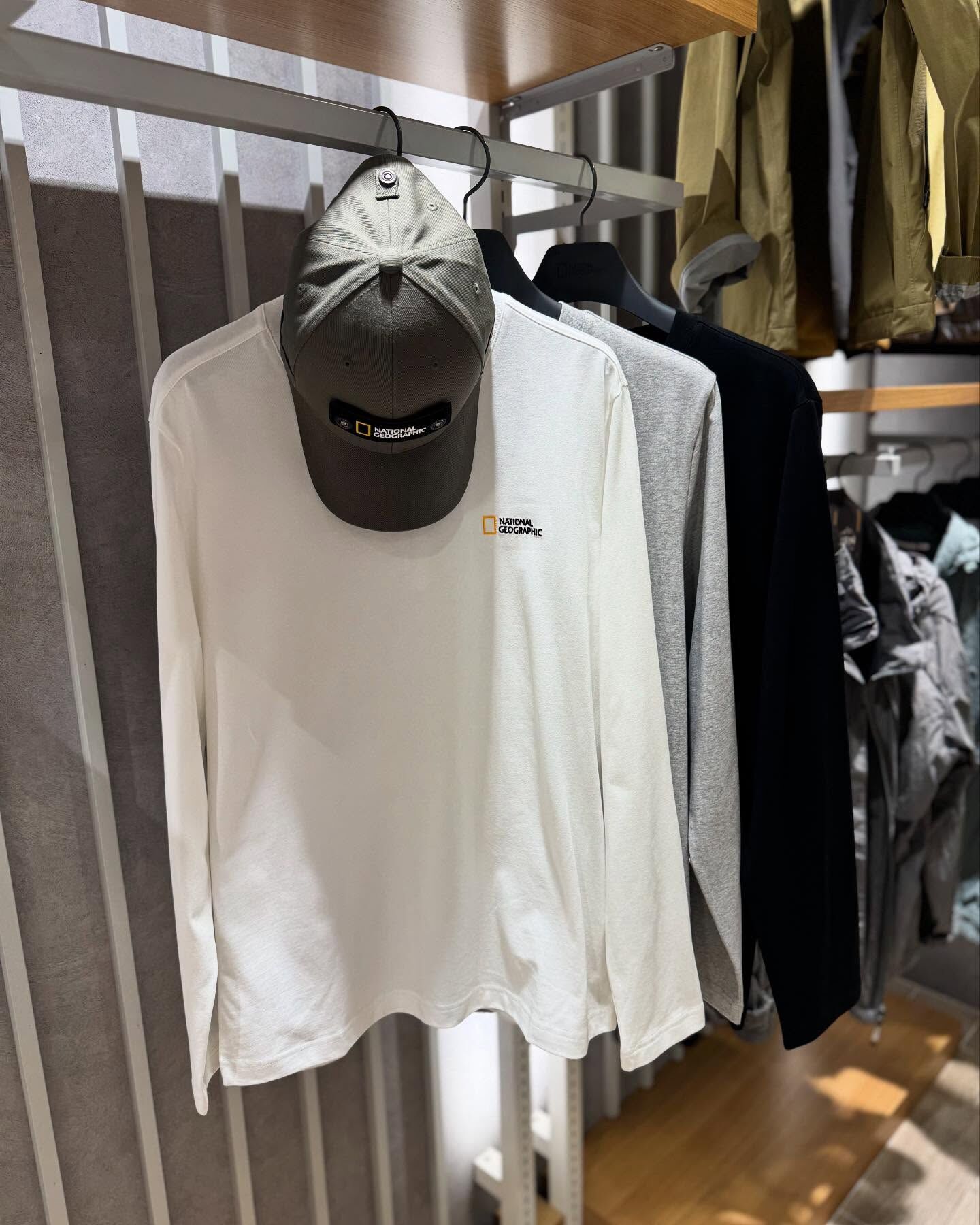 【代購】NATIONAL GEOGRAPHIC 國家地理 Falco small logo 長袖 大學T N253UTS010