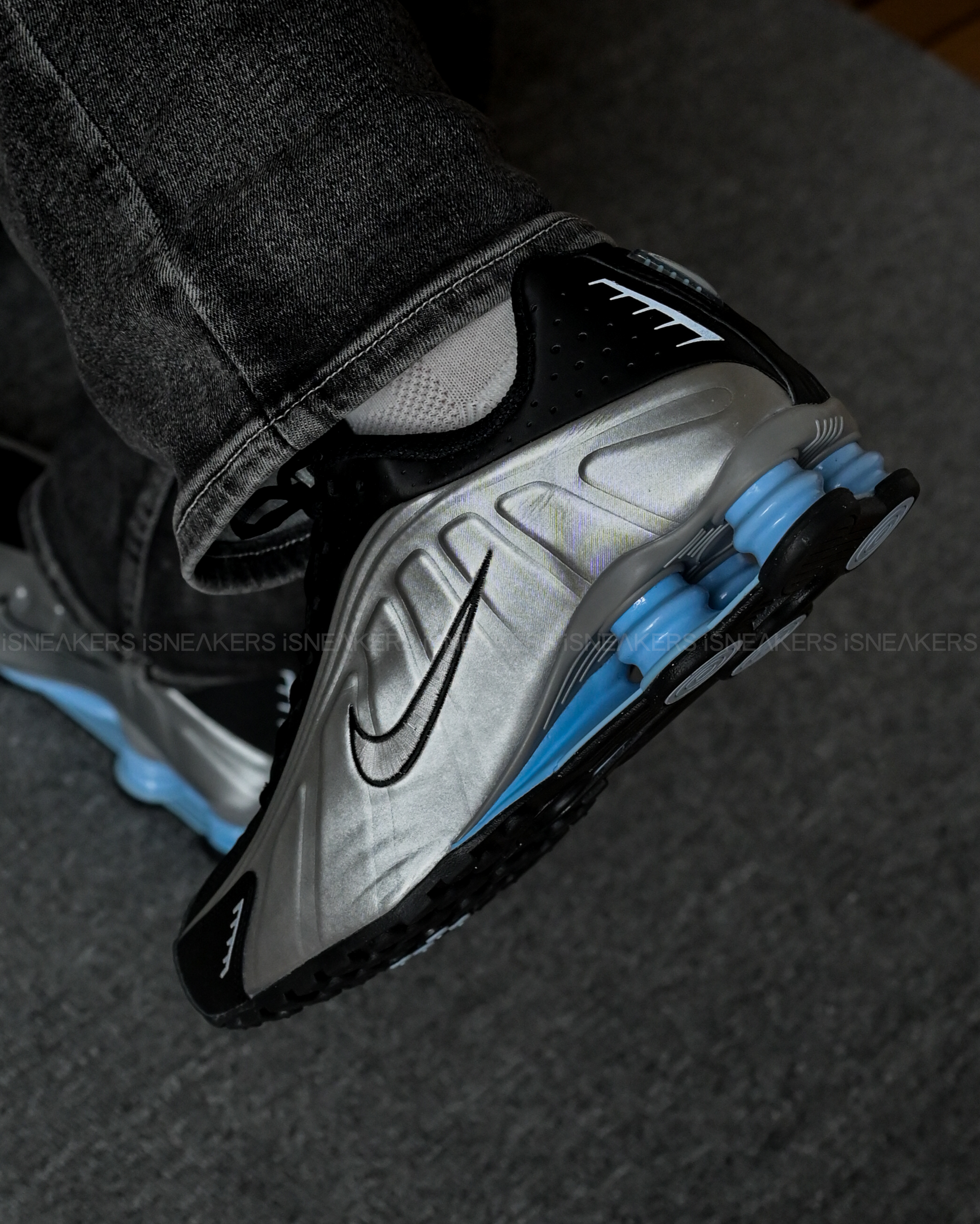 iSNEAKERS｜Nike Shox R4 