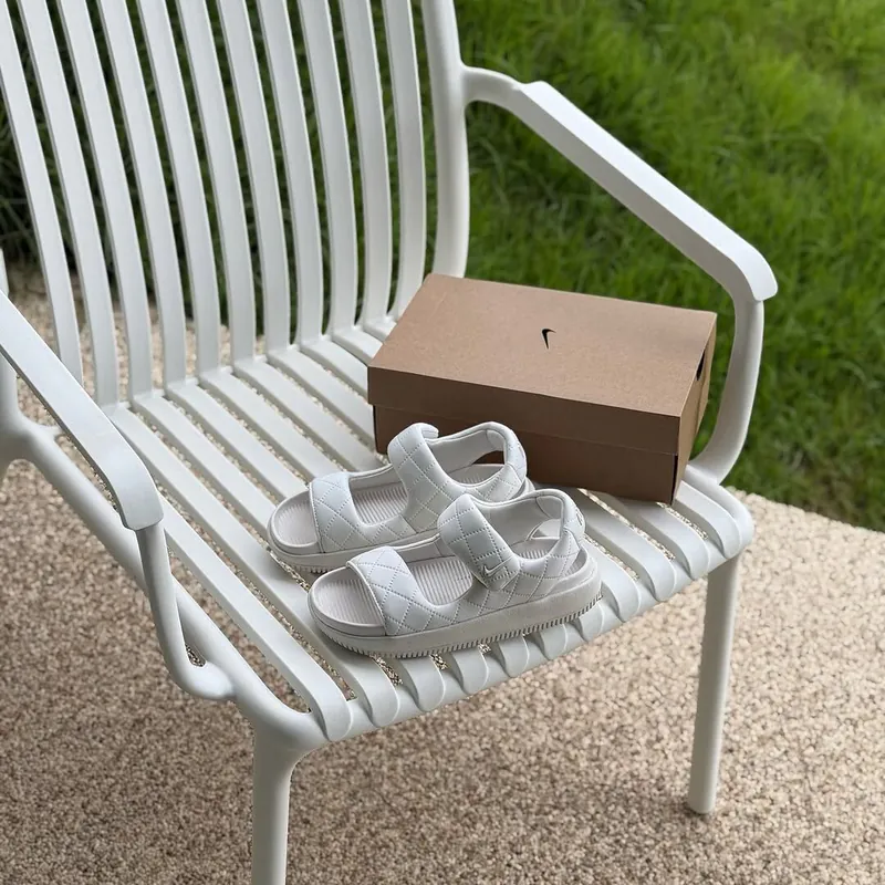 NIKE CALM SE 奶白菱格紋 小香風涼鞋 🤎