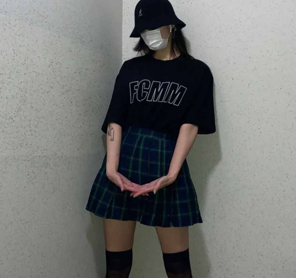 (現貨) FCMM LINER LOGO TSHIRT (BLACK)