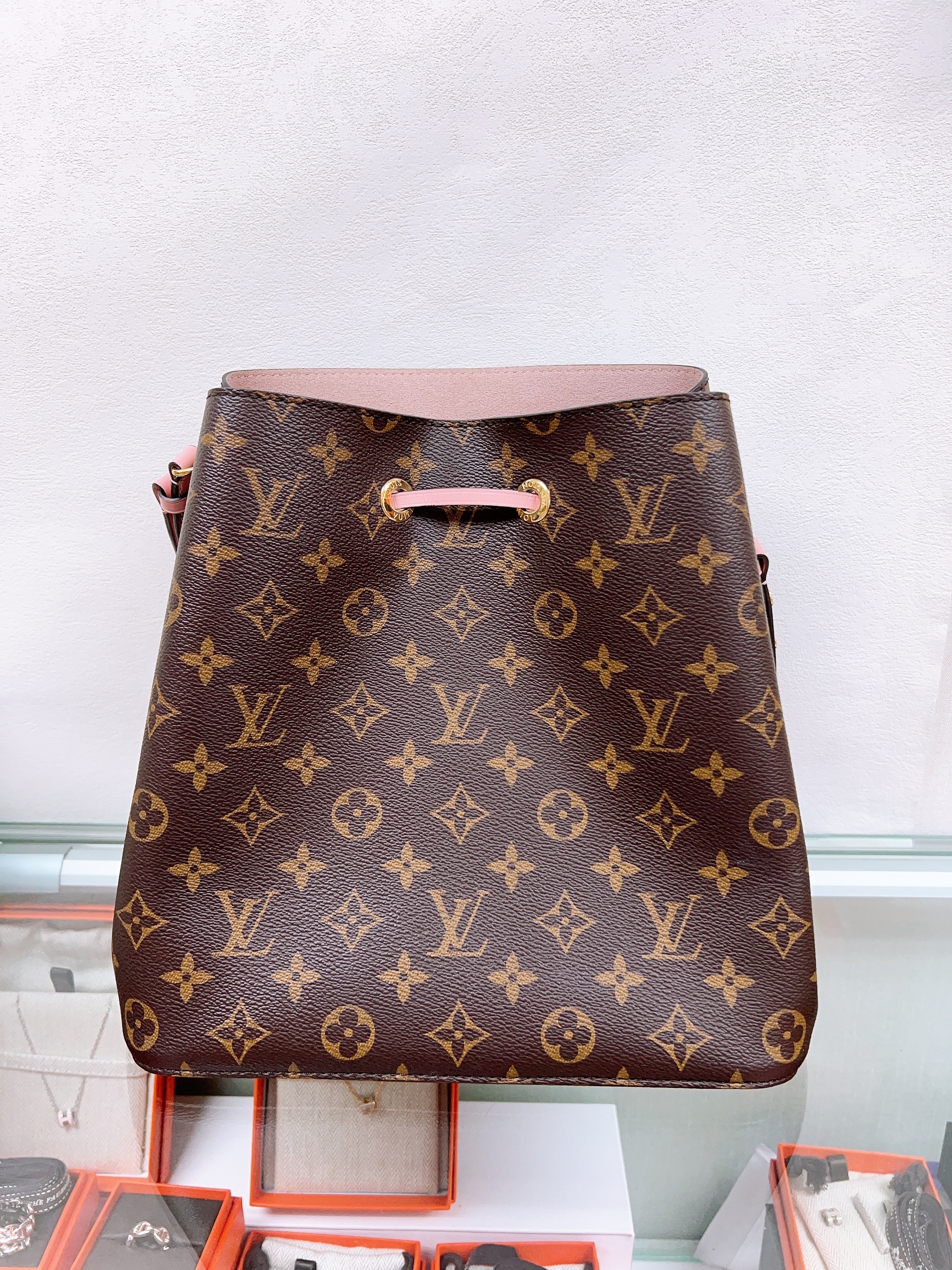 Lv neonoe bucket MM (brown monogram/pink)