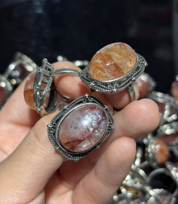 250721 - D60 巨型橢圓膠花復古半銀開口戒指