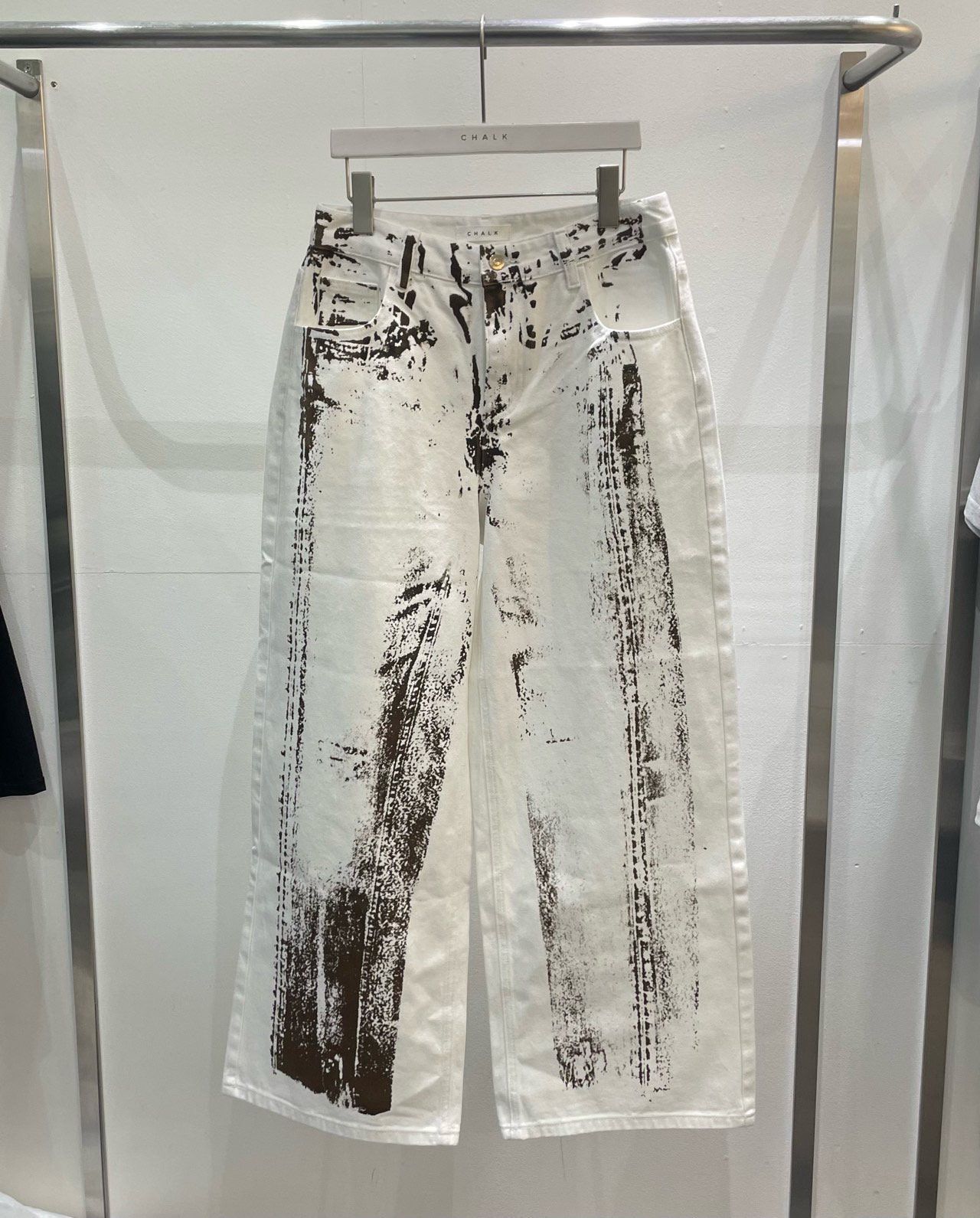 油漆鬆身牛仔褲 CHALK-016P