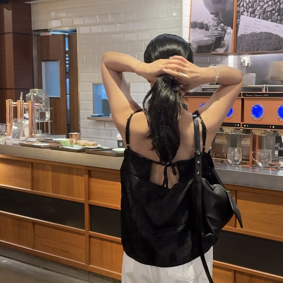 《自訂款》漂亮花布的細節滿滿背心(黑)