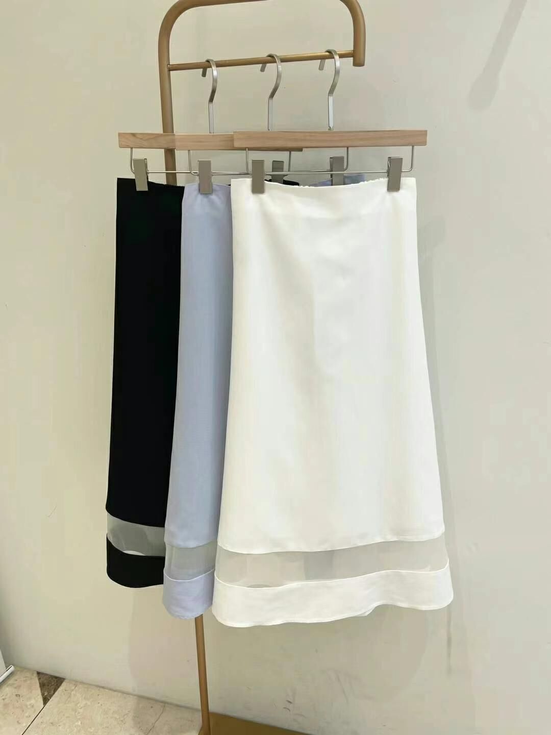 BR4557 中空優雅半裙 *特價* (優惠碼同充值購物金不適用)