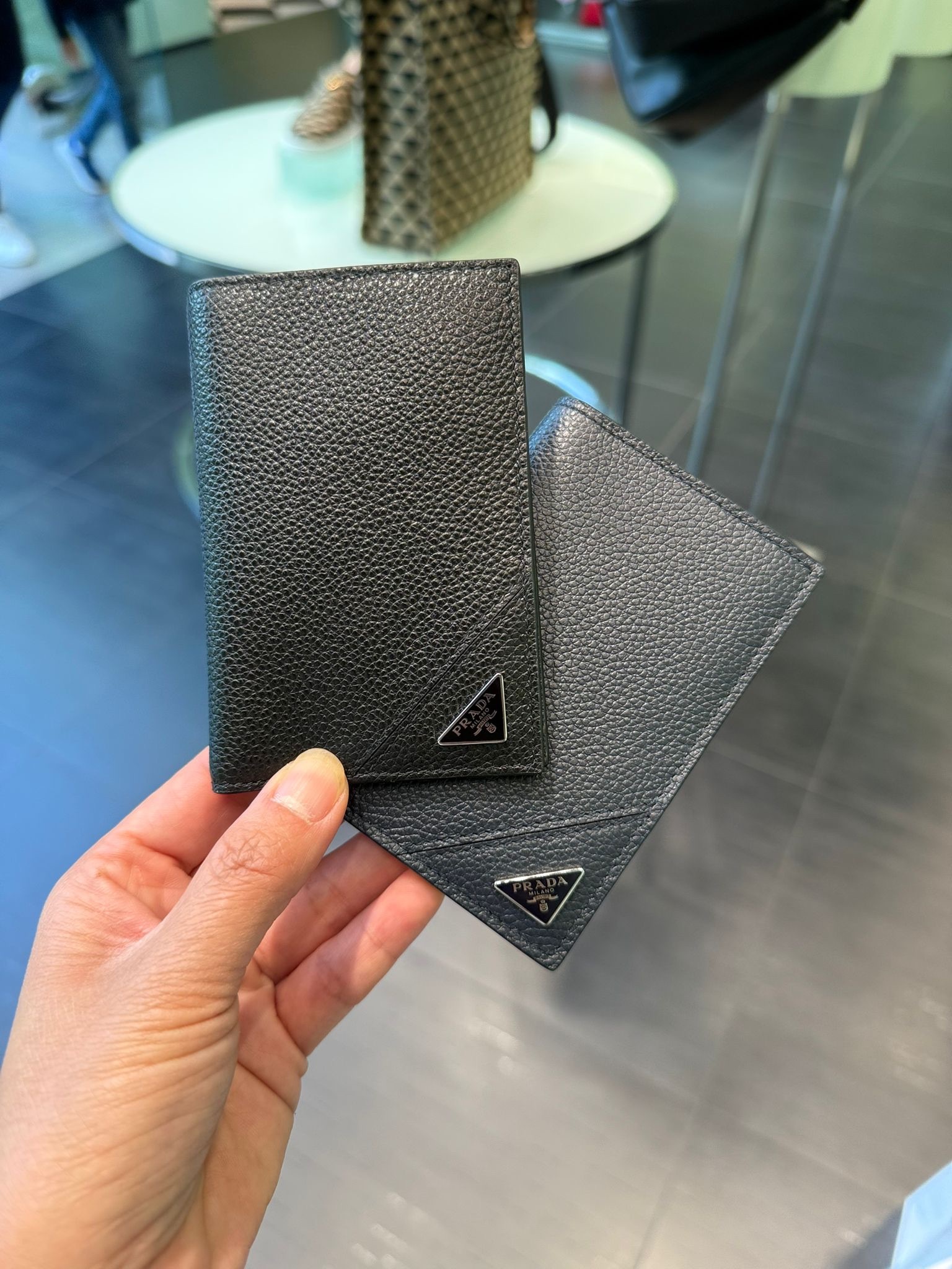 Prada Men bi-fold cardholder 2 colors 2MC101