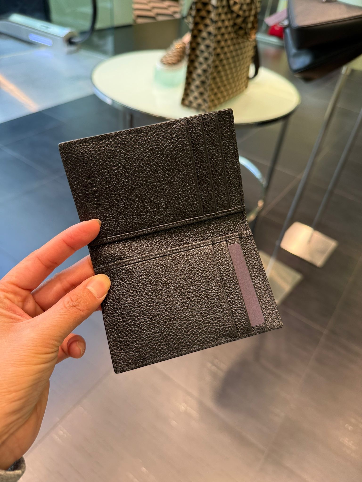 Prada Men bi-fold cardholder 2 colors 2MC101