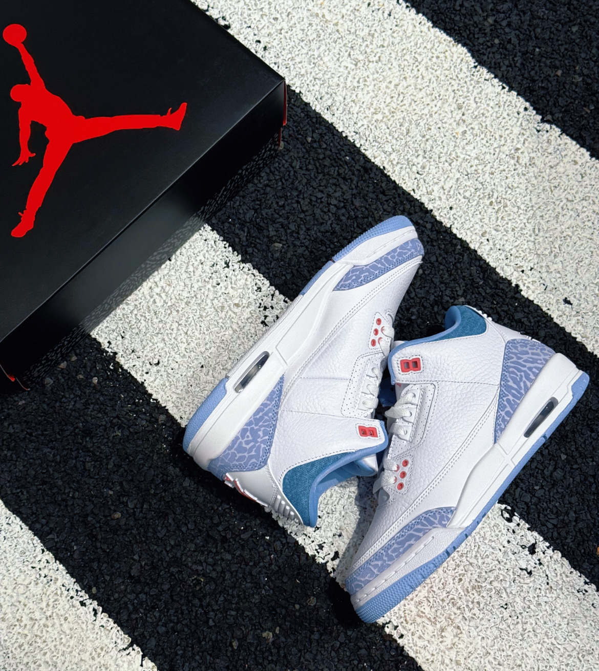 大童鞋 女生尺寸 NIKE AIR JORDAN 3 RETRO GS 牛仔藍白 爆裂紋 氣墊 皮革 緩震 籃球鞋【HQ0784-101】AJ3