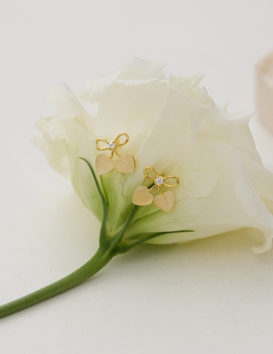 【925純銀】蝴蝶結櫻桃鑽。針式耳環