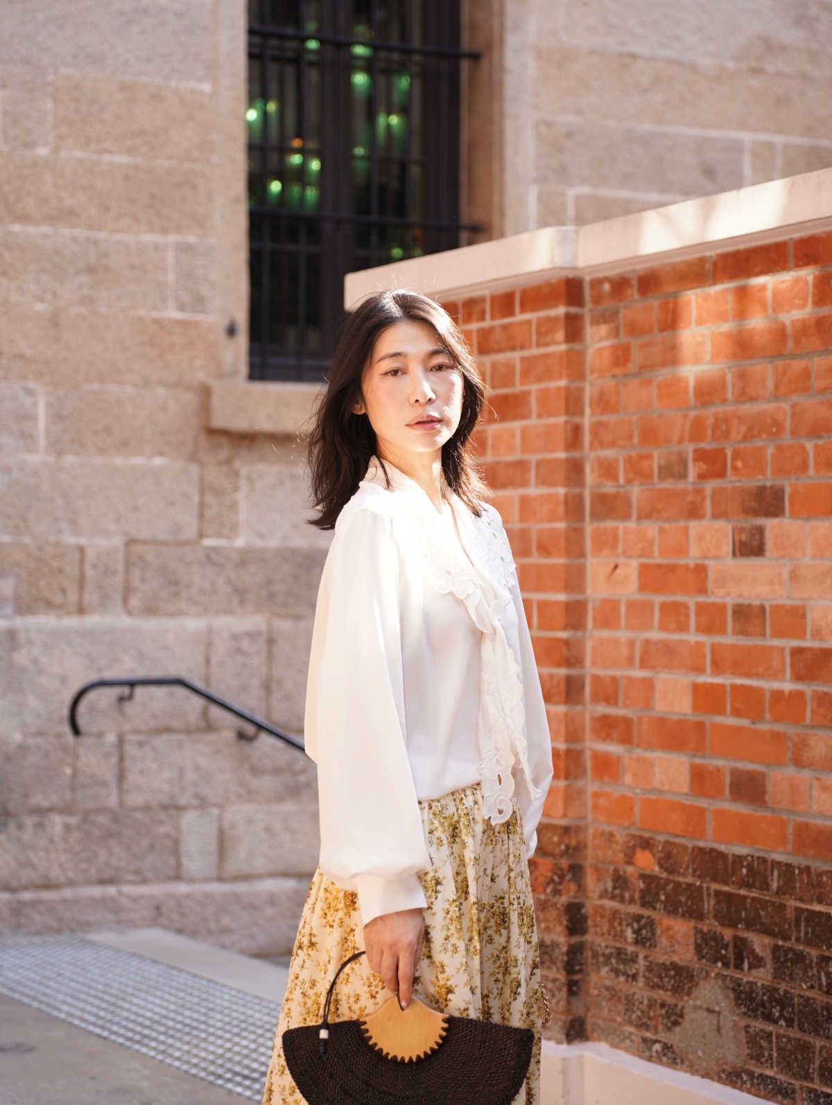 HANAA 新款真絲雙縐立體鑿空刺繡花領飄帶襯衫