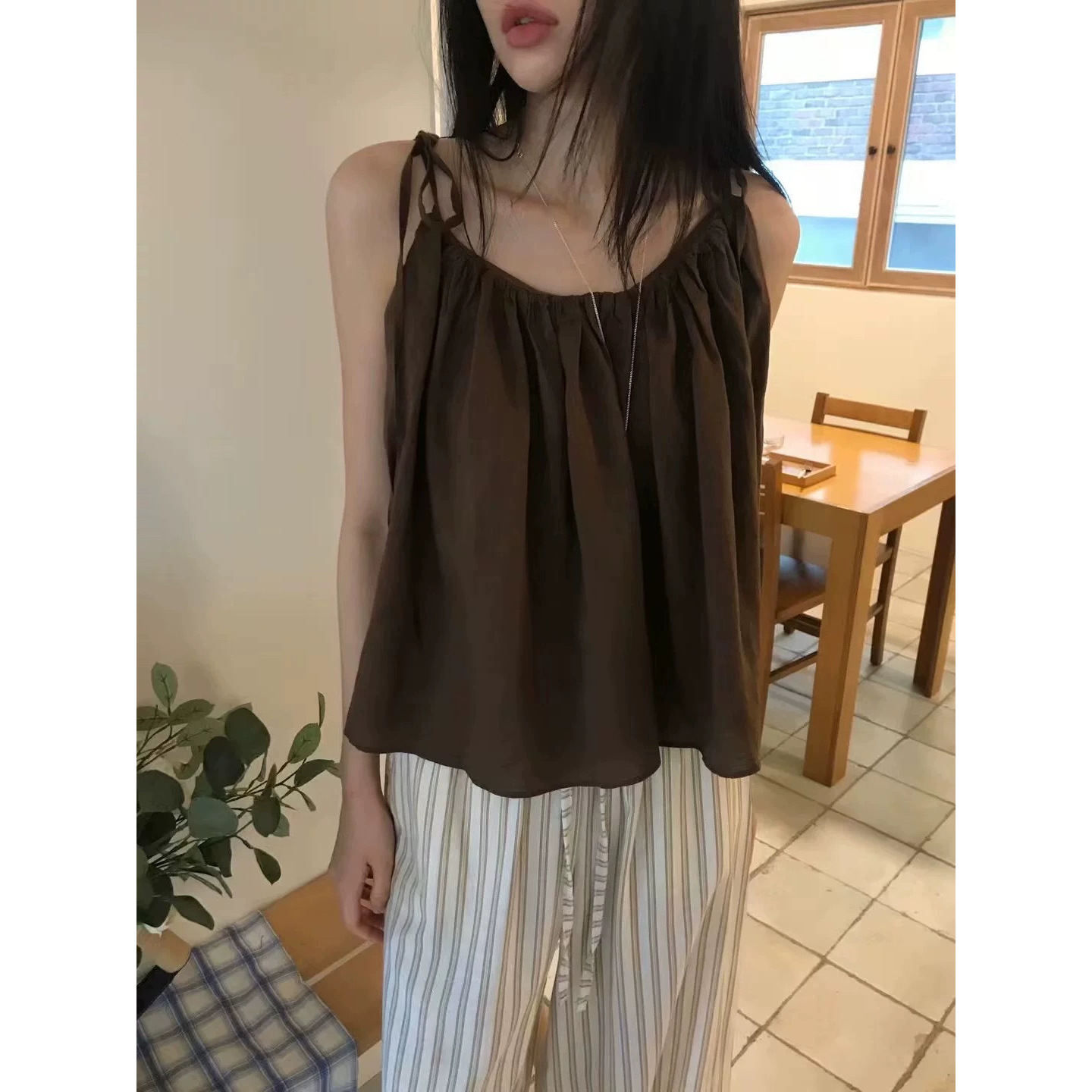 7W19 度假感亞麻綁帶細肩帶背心 一色