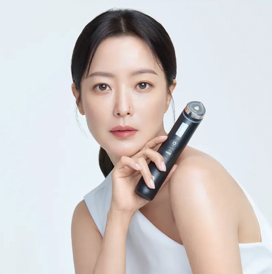 Medicube 6合1Booster Pro逆齡提升水光針導入美容儀 (黑色/粉紅色) 一年保養