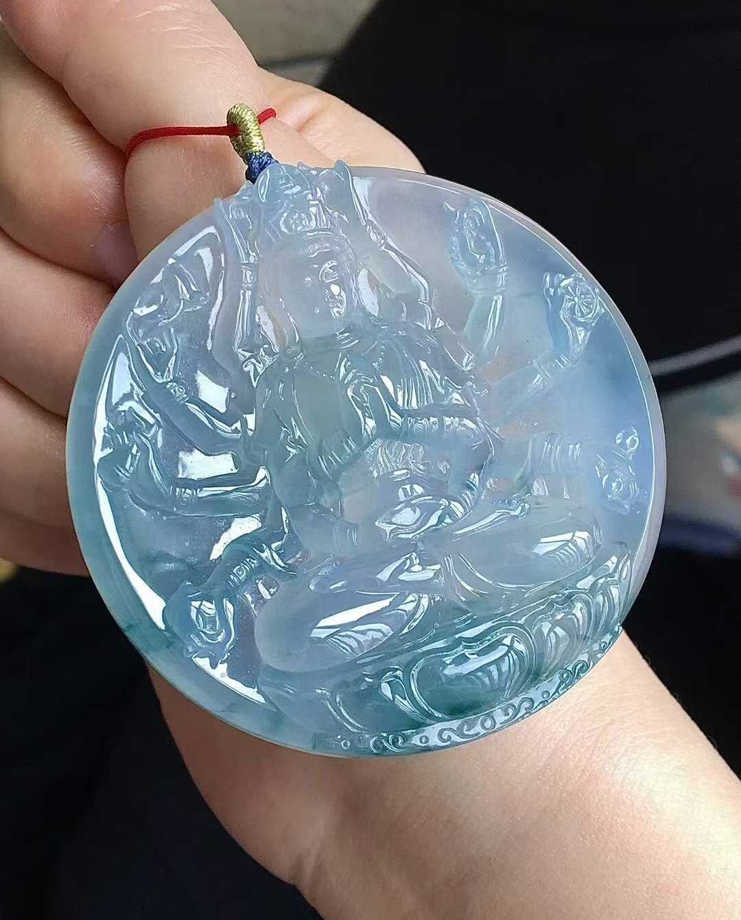 7125523 翡翠高冰飄花千手觀音 (55.8mm直徑)