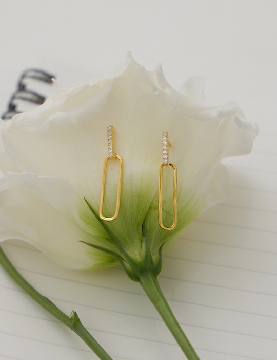 【925純銀】排線條幾何排鑽。針式耳環(金)