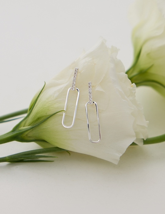 【925純銀】排線條幾何排鑽。針式耳環(銀)