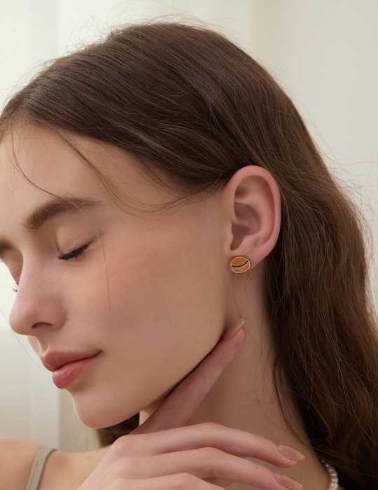 【鈦鋼】彩釉漢堡寶。針式耳環