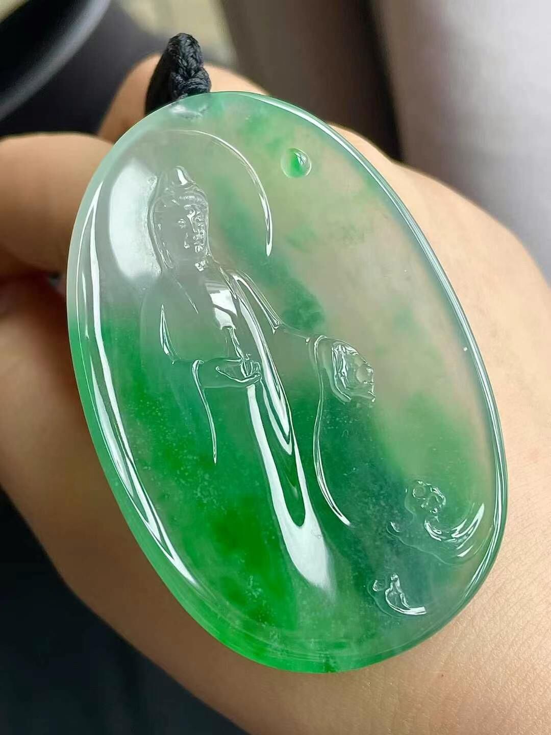 7125526 翡翠高冰陽綠自在觀音牌子